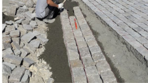Caniveau en pavés pour bordures