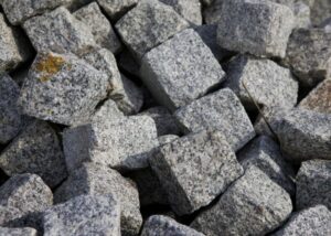Roche granit gris foncé