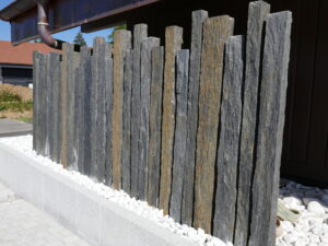 Bordure en piquets ardoise