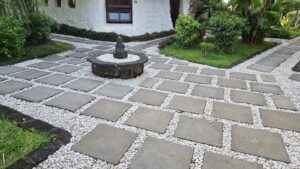 Jardin pavée avec joints en graviers