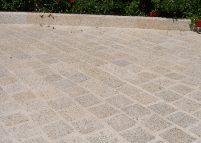 Types de pavés carrossables : granit beige neuf