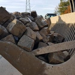 Recyclage des pavés de rue
