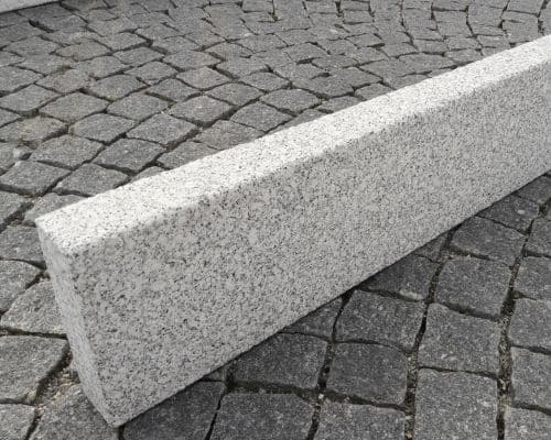 Bordure granit gris grains moyens